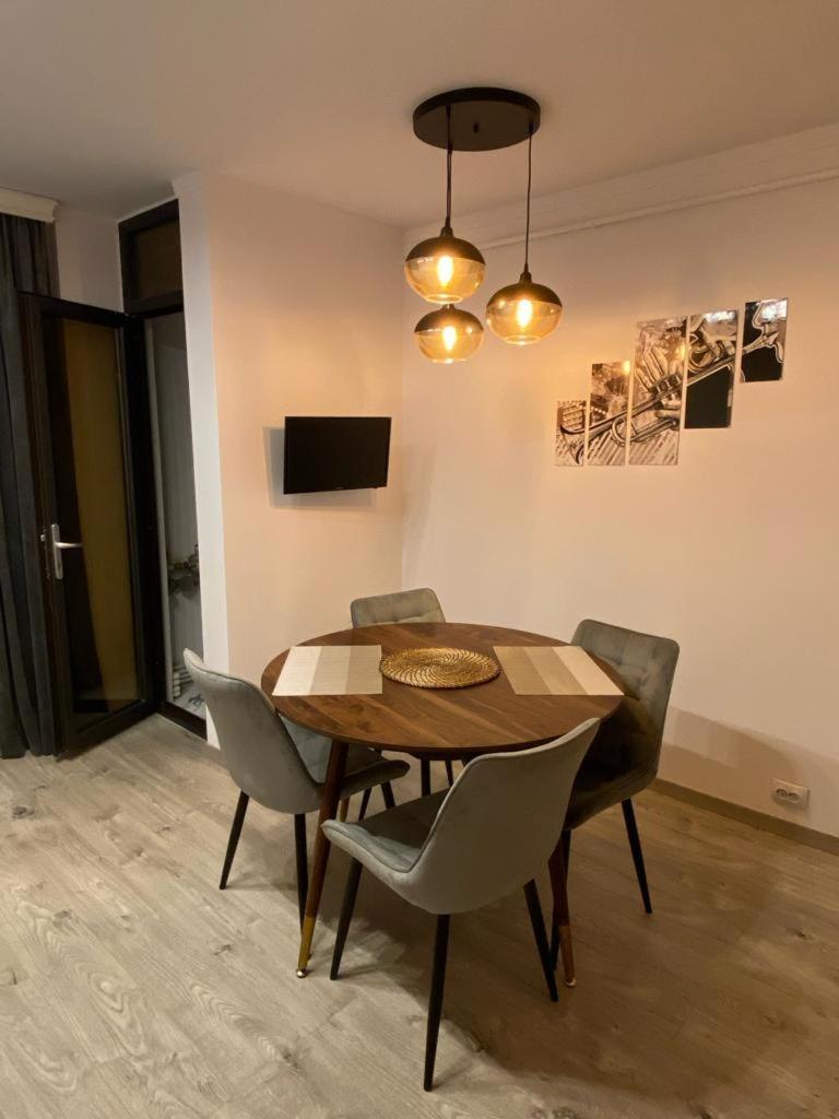 Rr Apartment *